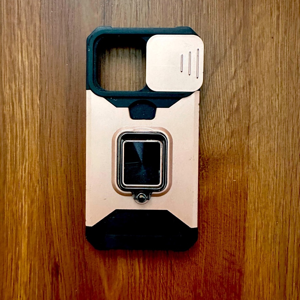 iPhone 13 case with sliding camera protector